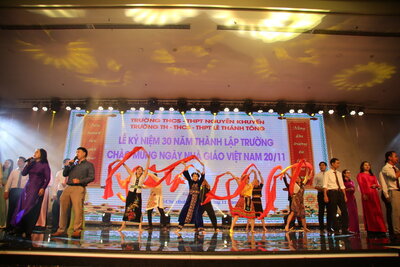 Liên hoan Mừng Ngày Nhà Giáo Việt Nam - Kỷ niệm 30 năm thành lập trường