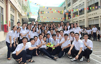 Lớp học ở Sài Gòn có 16/49 thí sinh trên 27 điểm khối B 